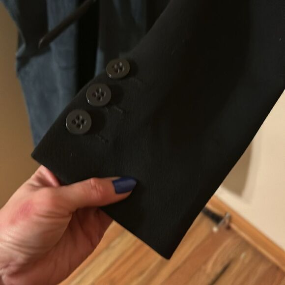 L.A.M.B Double Crepe Crop Jacket in black - Picture 4 of 8